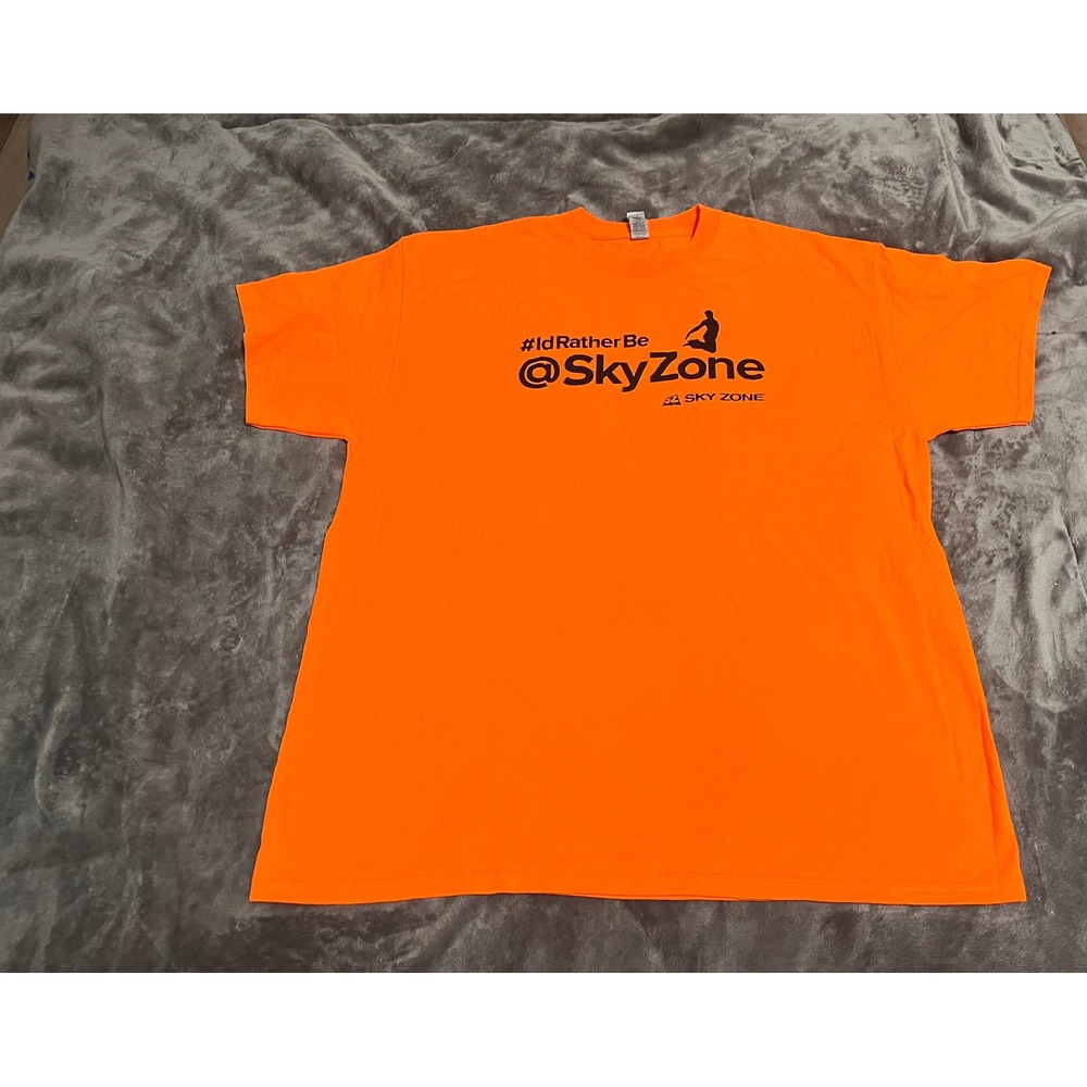 Gildan Sky Zone Trampoline Park Graphic T-Shirt Orange Mens XL Short Sleeve Tee